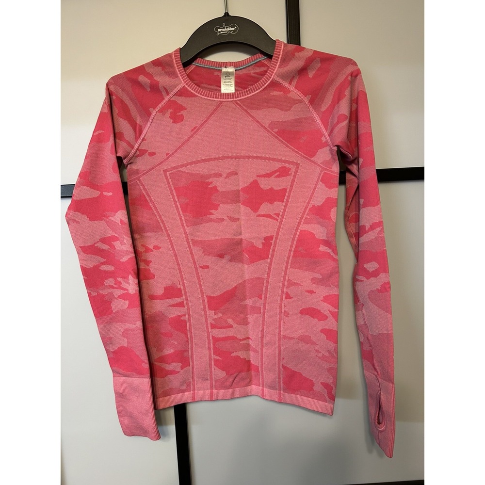 Girls Ivivva Long Sleeve Fly Tech Shirt size Medium pink camo